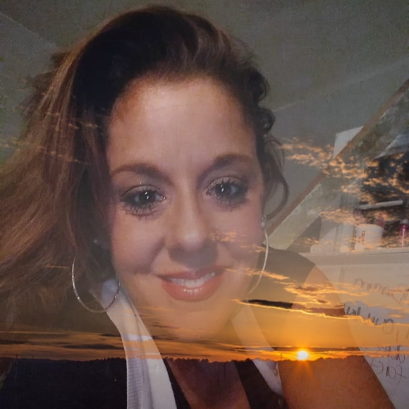 Meet your Posher, Amber - Picture 1 of 1